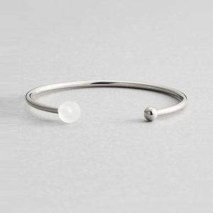 Fashionable silver jewelry design Fashionable silver jewelry design